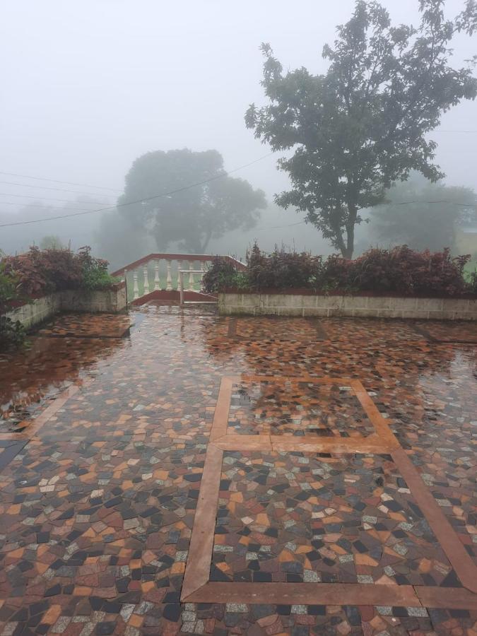 Junglee Nest Holiday Home & Huts Mahābaleshwar Extérieur photo